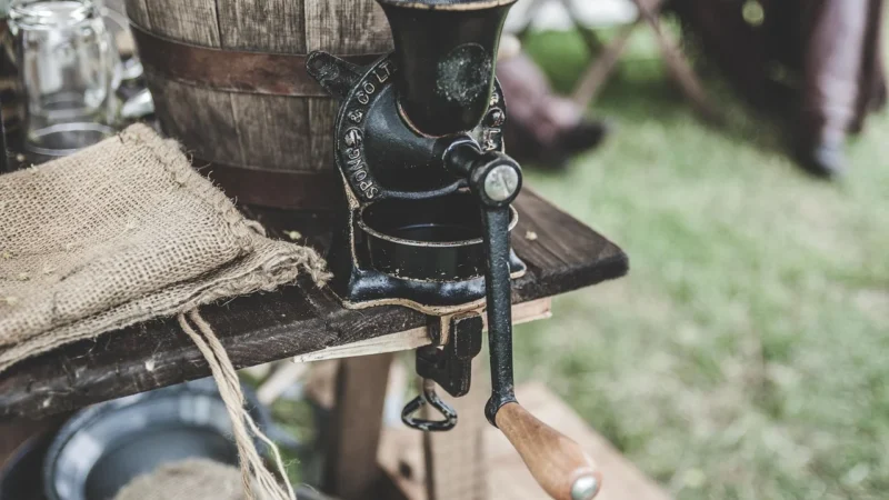 Cafflano Krinder Młynek Ręczny Do Kawy Miętowy