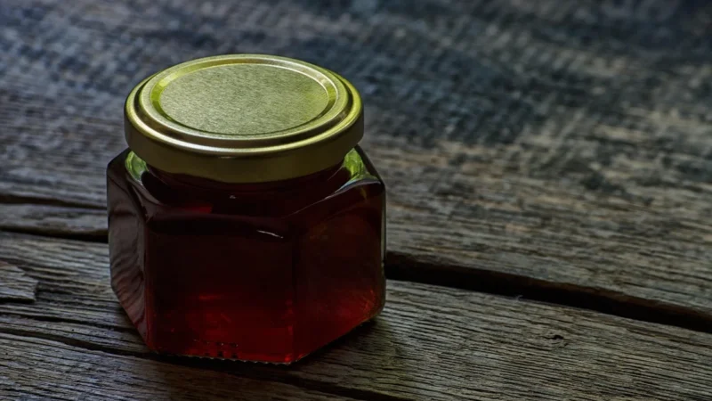 Miodowe festiwale – gdzie można spróbować najróżniejszych smaków miodu?